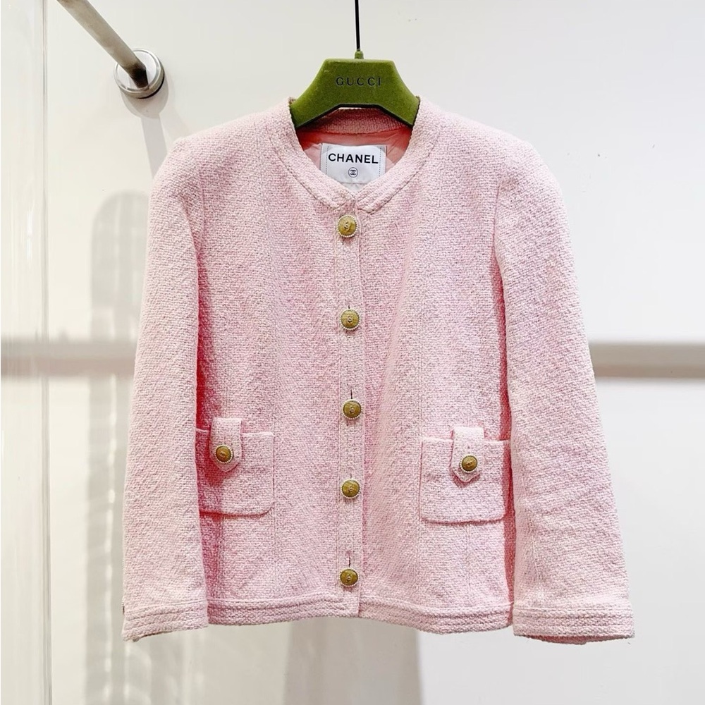 ❌sold❌Authentic Chanel Light Pink Blazer - Picture 1 of 6